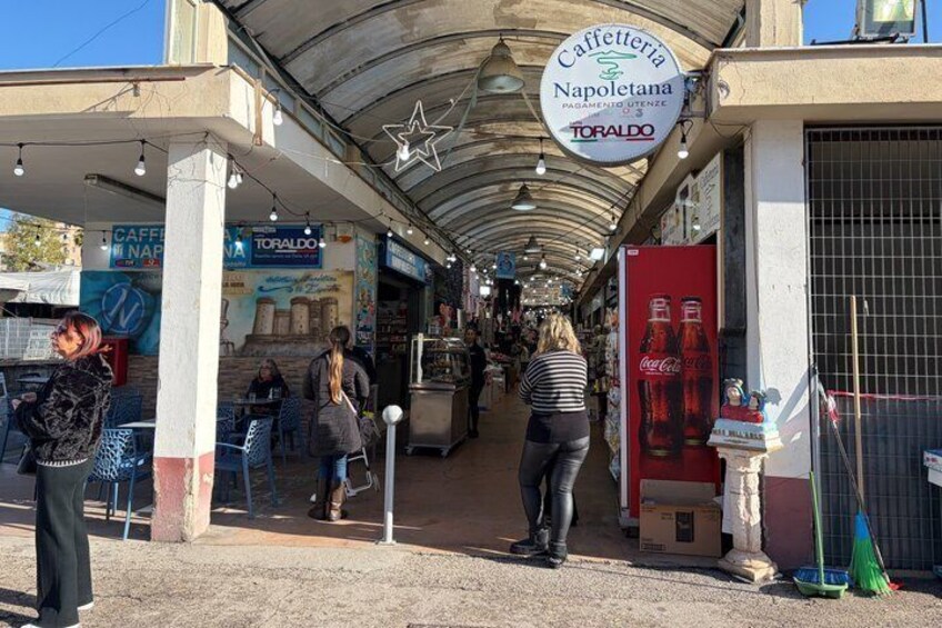 Walking tour of the daily life of Naples in Fuorigrotta 1