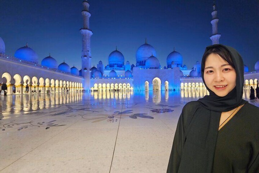 Sheikh Zayed Grand Mosque at Night 2