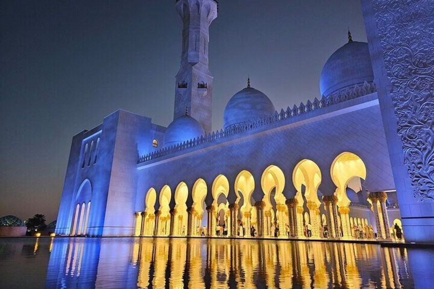 Sheikh Zayed Grand Mosque at Night 4