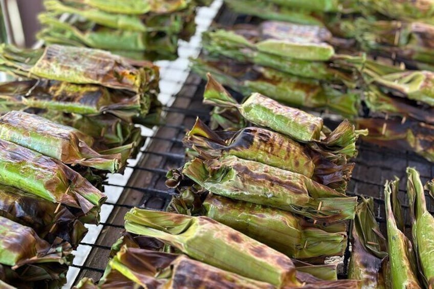 Old Town Chiang Mai Food Tour with 10+ Local Dishes Tastings 4