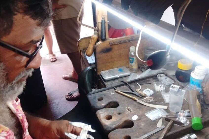 Galle: Jewelry Making Activity Experience with Snacks 1