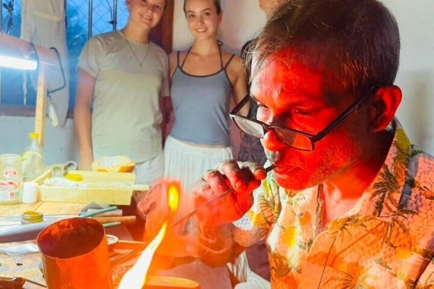Unawatuna/Talpe : Jewelry Making Activity Experience 1
