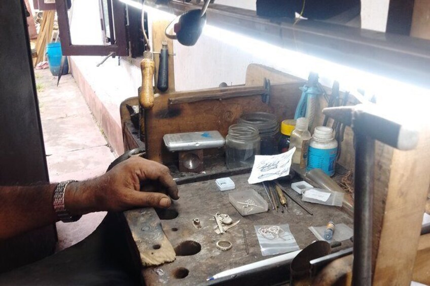 Galle: Jewelry Making Activity Experience with Snacks 3