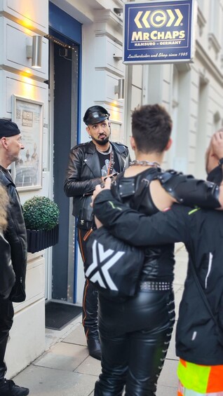 Picture 4 for Activity Hamburg St. Georg: City Tour – City Tour and Pub Crawl with Insider Toni 4