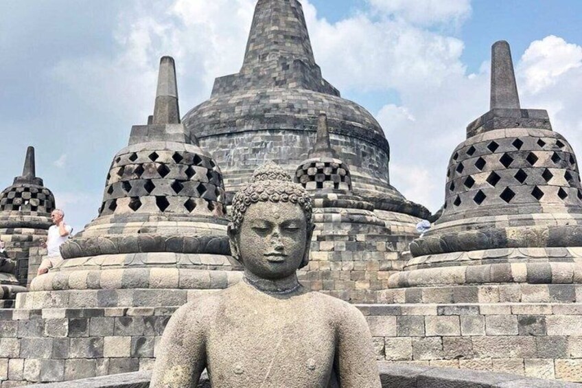 Borobudur Half Day Tour with Climb up Access 5