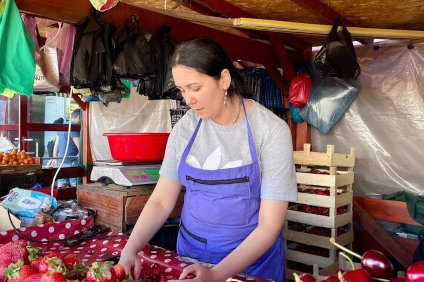 Best of Bucharest by Classic Dacia with Obor Market and Food 4
