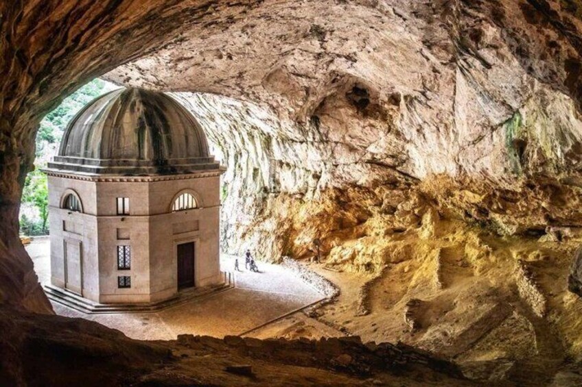 Frasassi Caves Afternoon Escape into Italy’s Hidden Wonder 4