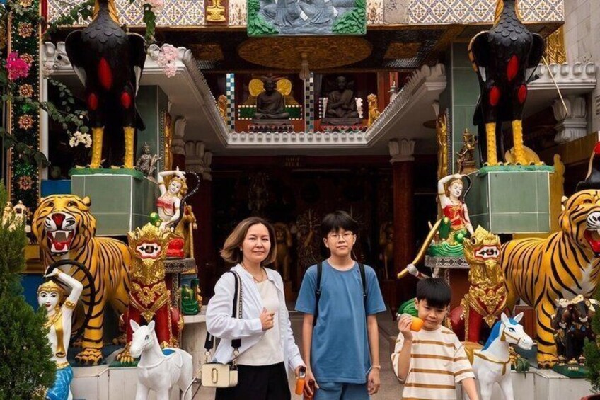 Bangkok VIP Premium TukTuks Cruise and Skywalk Icons 3