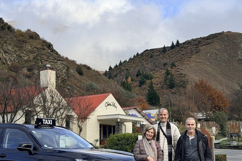 Discover Queenstown – Private Wine Tour with Top 4 Wineries 5