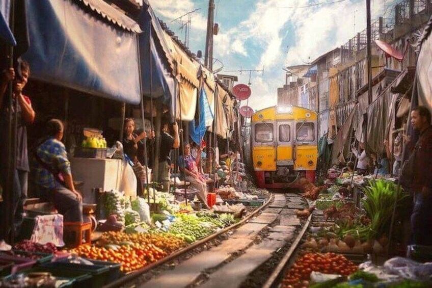 2 Days and 1 Night Overnight in Bangkok Market 1