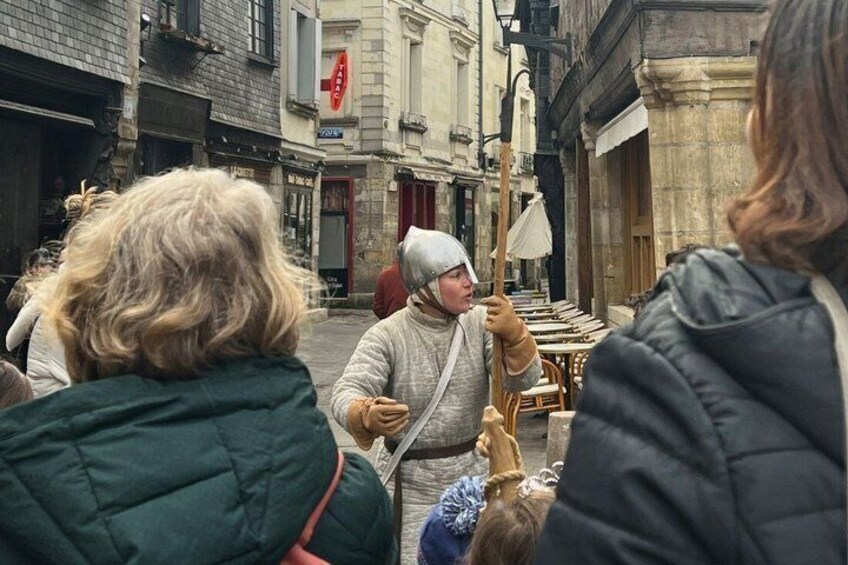 Unusual guided tour of immersion tours in the Middle Ages 2