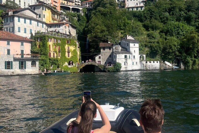 Boat Tour 1 Hour Lake Como Discover the Villas with Aperitif 5