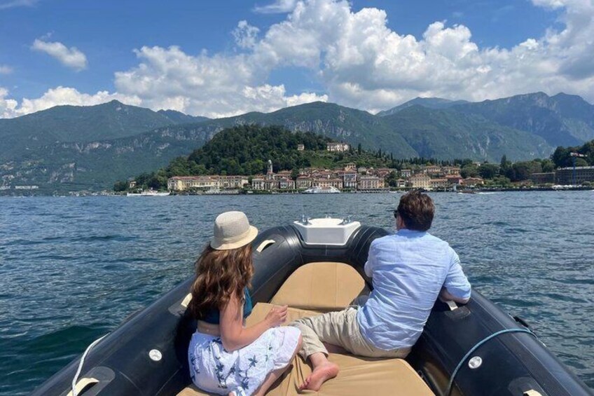 Boat Tour 1 Hour Lake Como Discover the Villas with Aperitif 2