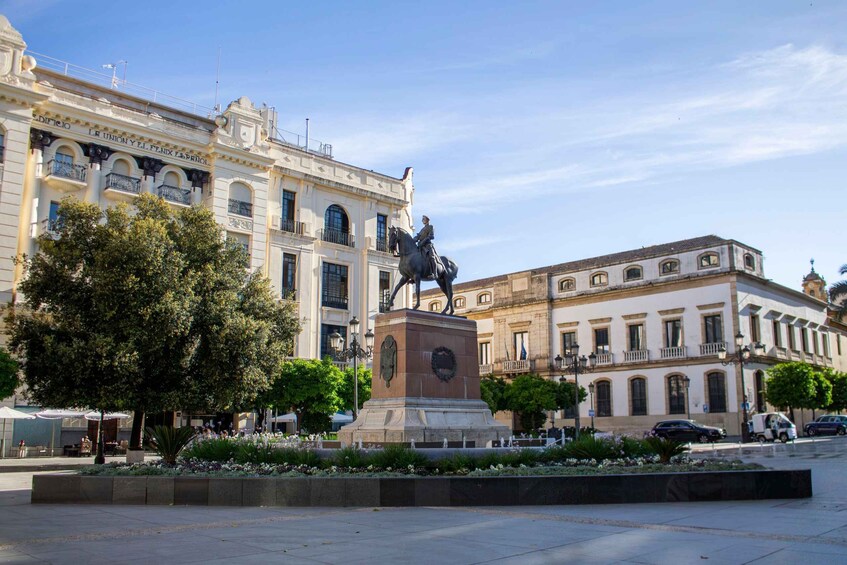 Picture 1 for Activity Córdoba: Historic Quarter Private Tour with Wine Tasting 4