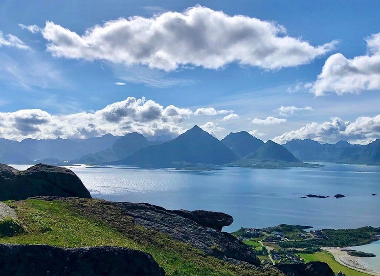 Melbu: Guided Village Walk and Haugnyken Viewpoint Hike 1