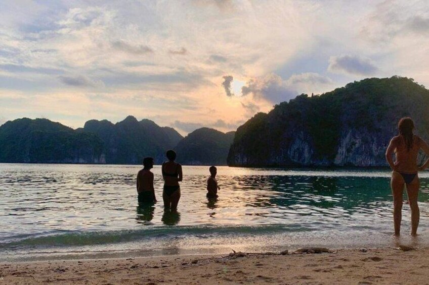 Cat Ba Kayaking Tour Experience 5