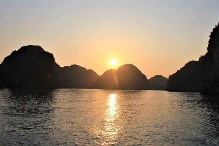 Cat Ba Kayaking Tour Experience 1