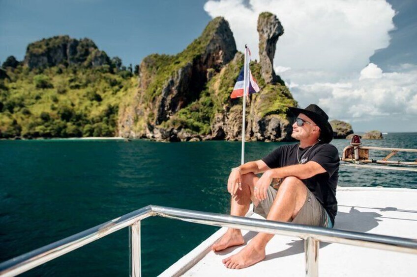 8 Island Sunset Premium Big Boat Tour with Dinner and Wine 2