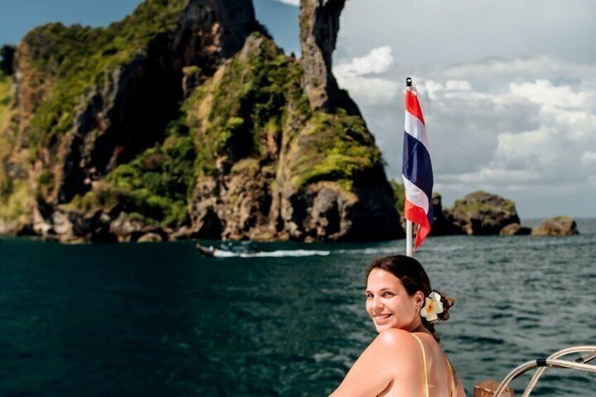 8 Island Sunset Premium Big Boat Tour with Dinner and Wine 3