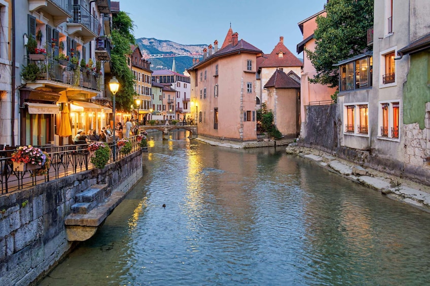 Annecy: Old Town Guided Walking Tour 2