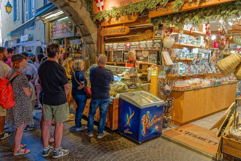 Annecy: Old Town Guided Walking Tour 5