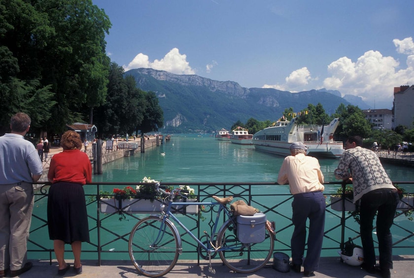 Annecy: Old Town Guided Walking Tour 3