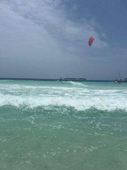 Picture 10 for Activity KiteSurf: Private lessons facing Mnemba, Zanzibar - Beginner/intermediate 3