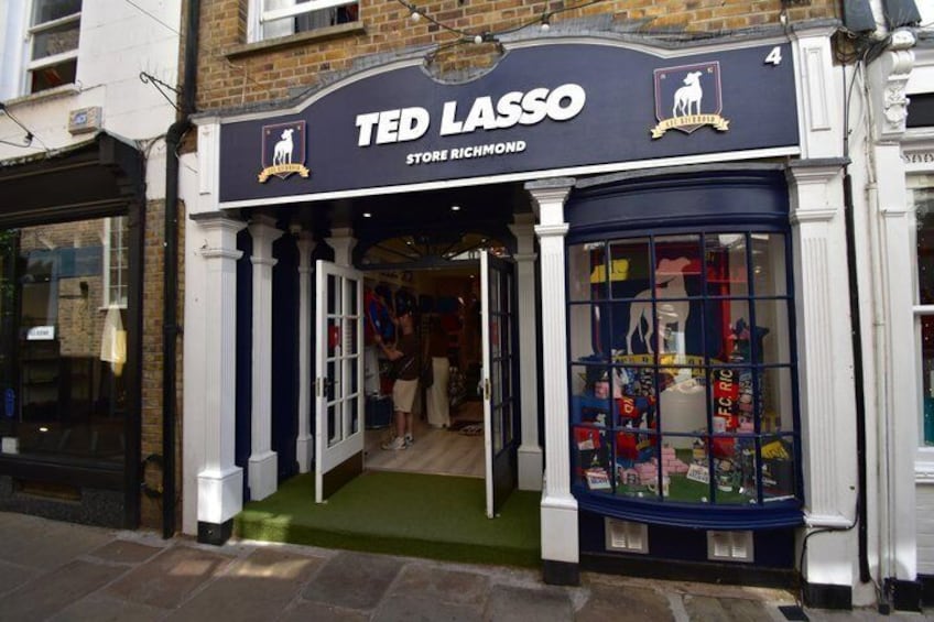 Ted Lasso Private Tour from London in Black Cab 4