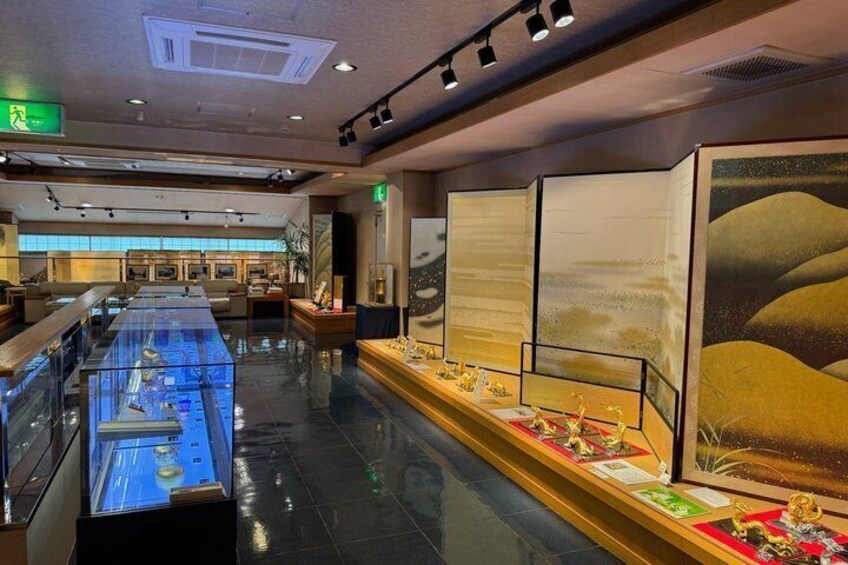 Kanazawa Gold Leaf Experience Geisha District and Matcha Tour 3
