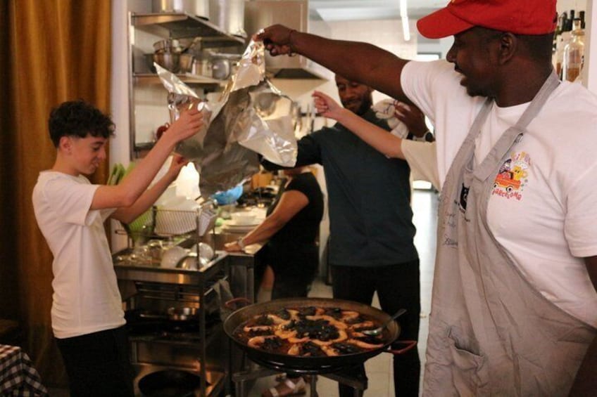 Tapas Paella and Wine Cooking Class in Barcelona 1