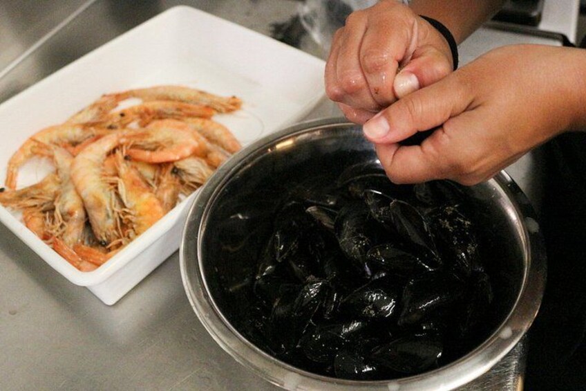 Food experience: Tapas, Paella and Wine Pairing 3