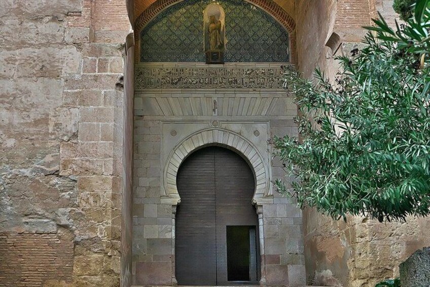 Granada Self Guided Walking Tour Landmarks with Audio and Quiz 2