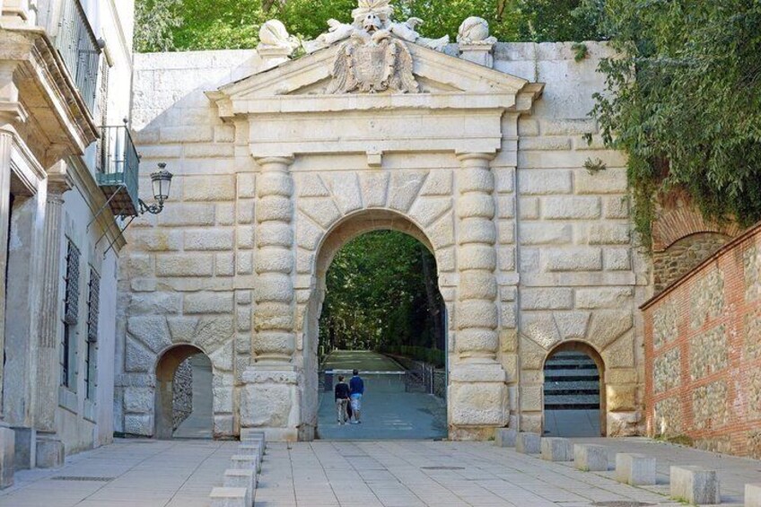 Granada Self Guided Walking Tour Landmarks with Audio and Quiz 3