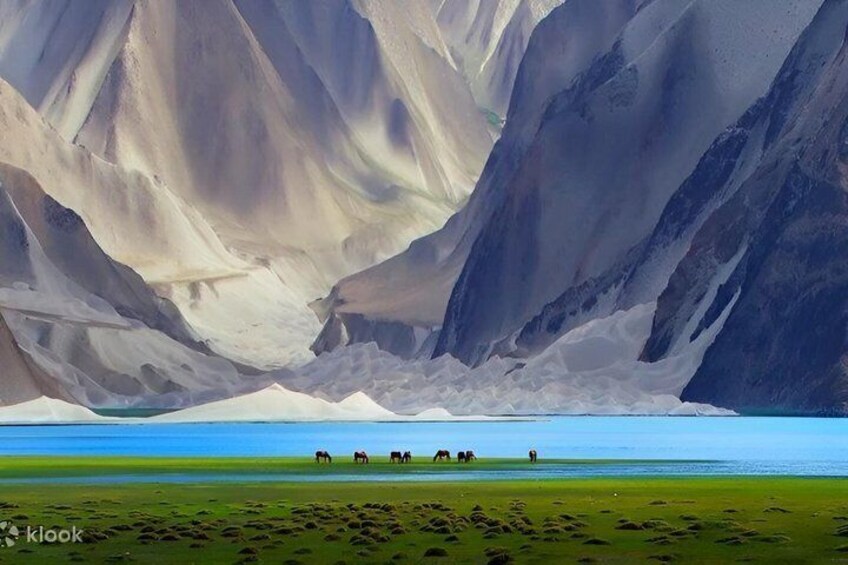 9 Day Xinjiang Natural Wonders and Cultural Discovery Tour 1
