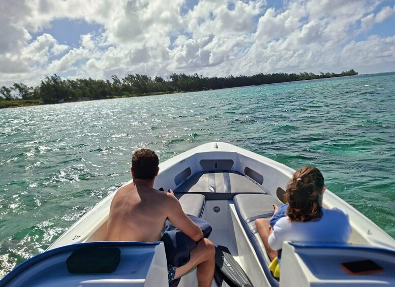 Mauritius: Private 5 Island Boat Tour with Snorkeling & BBQ 1