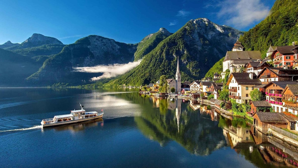 Hallstatt & Ort Castle Premium Day Trip from Vienna 1