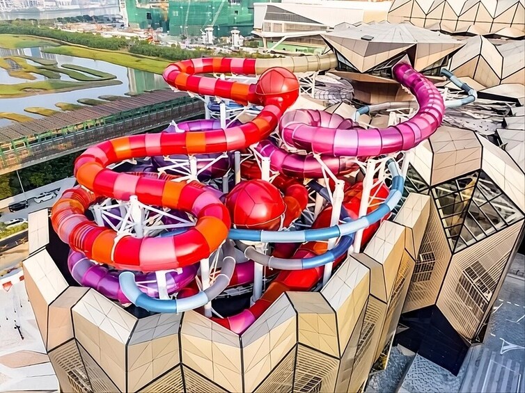 Macau: Studio City Water Park 3