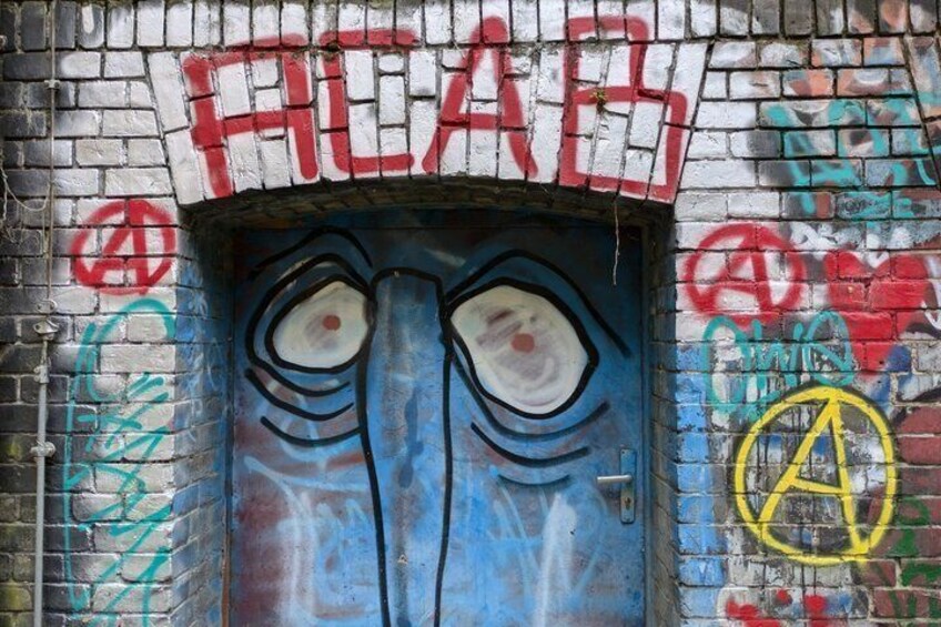 Colorful neighborhood tour Kreuzberg with insider 5