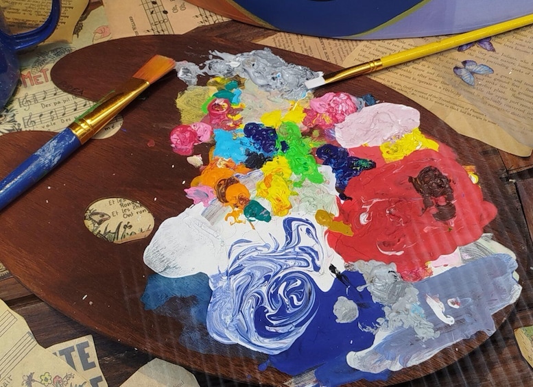 Lecce: Art and Aperitivo Workshop with Snacks and Wine 1