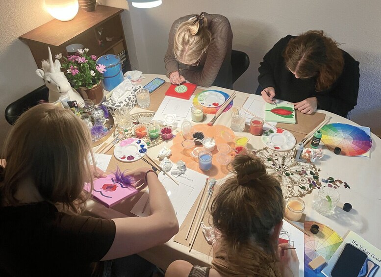 Picture 5 for Activity Feminist Art Workshop: Paint a Vulva in Berlin 3