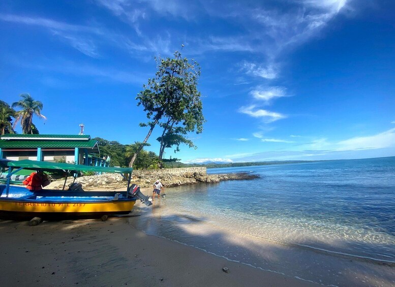 Cahuita: Artisanal Fishing Tour with Fruit and Drinks 1