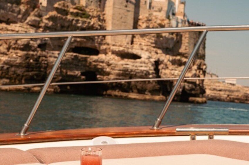 Savelletri Shared Boat 4h Tour with Aperitif Drinks and Snacks 4