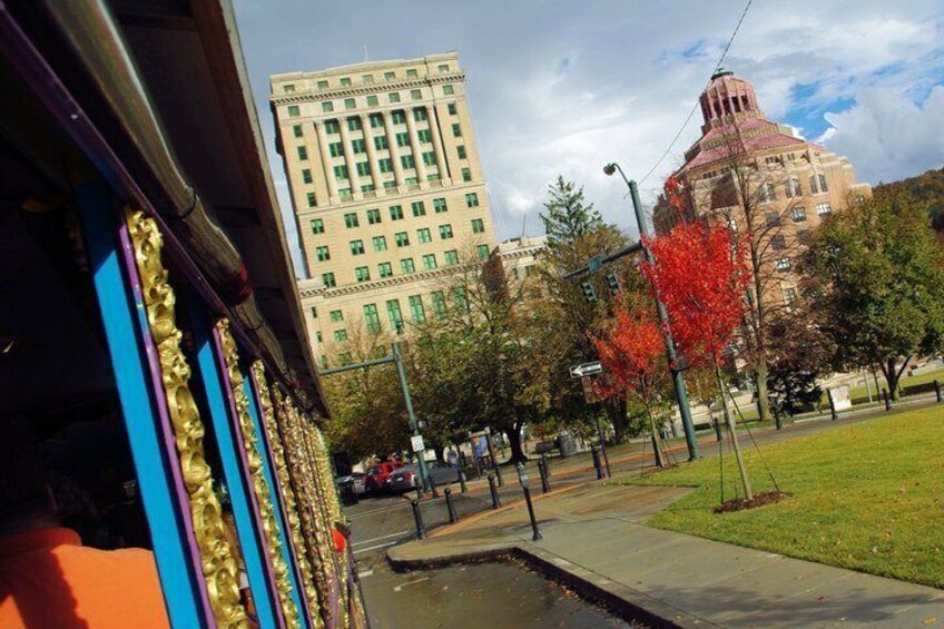 Asheville Comedy Sightseeing Bus Tour by LaZoom 3