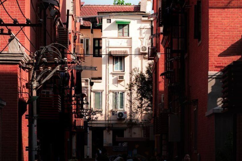 Old Shanghai Longtang Lanes and Street Food Walk 4