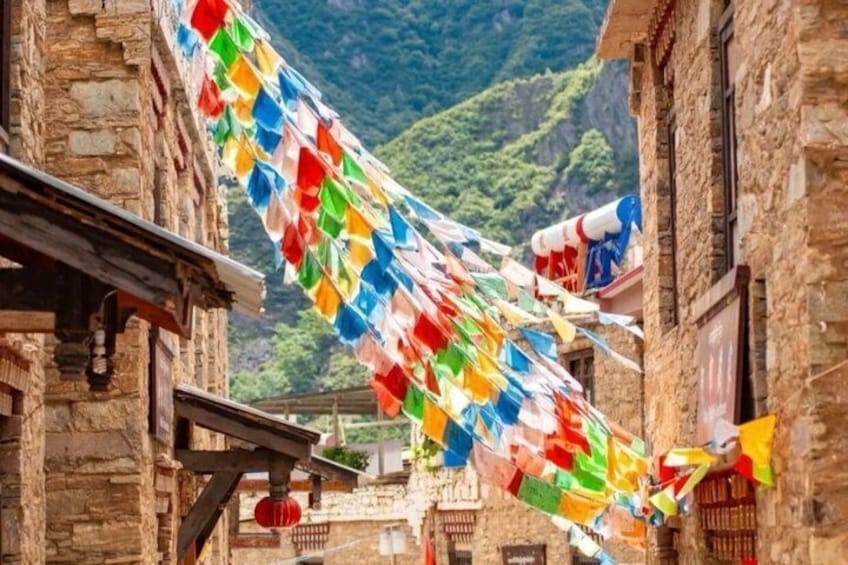 Chengdu Jiuzi and Ganbao Tibetan Villages Heritage Day Trip 3