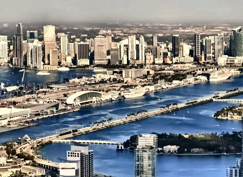 Picture 7 for Activity Miami: Private Solo Discovery Flight with 360° Video 4