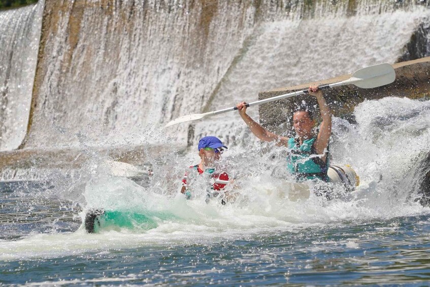 Picture 1 for Activity Vallon Pont d'Arc: 10 km kayak descent on the Ardèche with slides 5