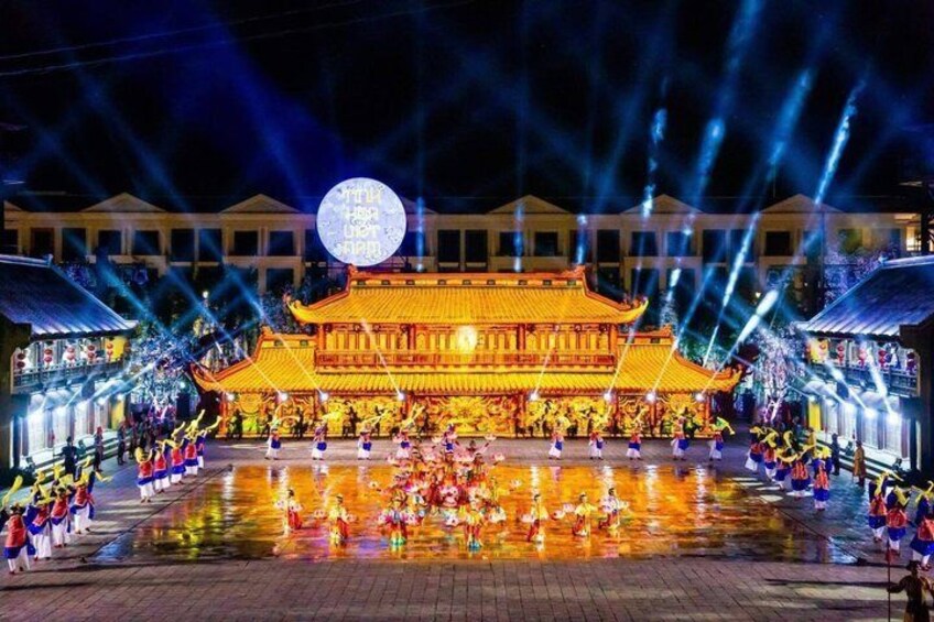 Discover VinWonders and Grand World Phu Quoc Day Tour 2