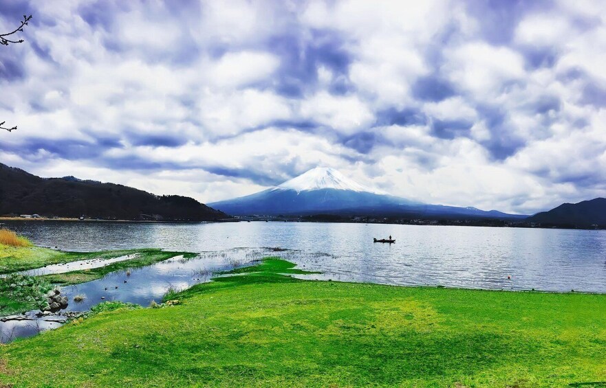 Picture 5 for Activity Lake Yamanaka & Kawaguchi: Sakura Goddess Meets Fuji 4