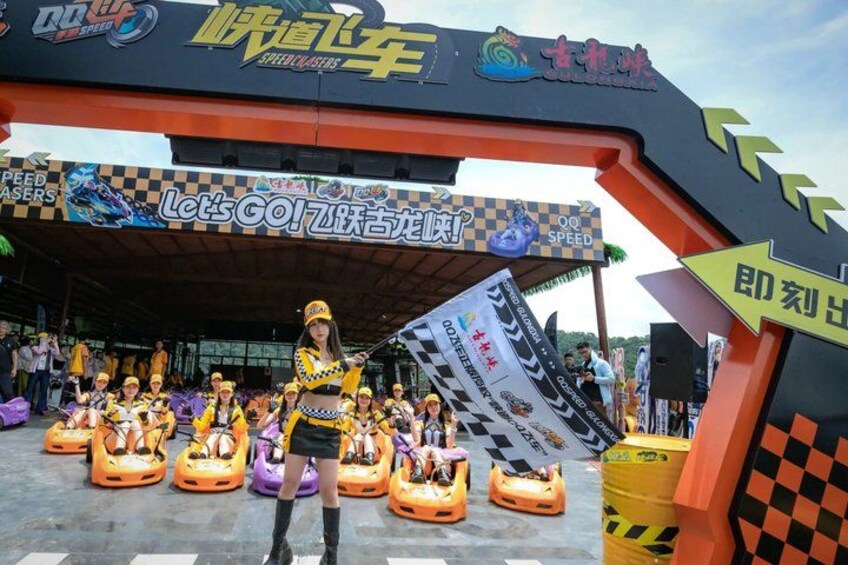 Guangzhou to Gulong Gorge Glass Bridge and Waterfall Private Tour 3